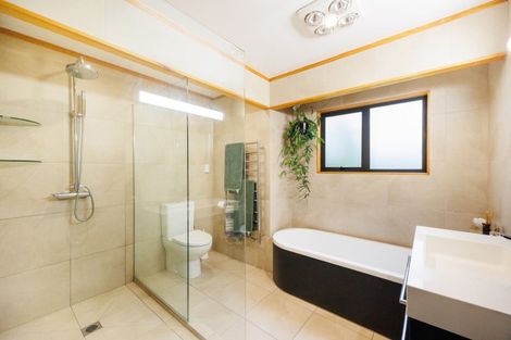 Photo of property in 23 Abby Road, Fitzherbert, Palmerston North, 4410