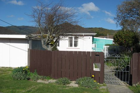 Photo of property in 5 Mcgowan Road, Wainuiomata, Lower Hutt, 5014