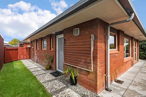 Photo of property in 4 Tawa Road, Te Atatu Peninsula, Auckland, 0610