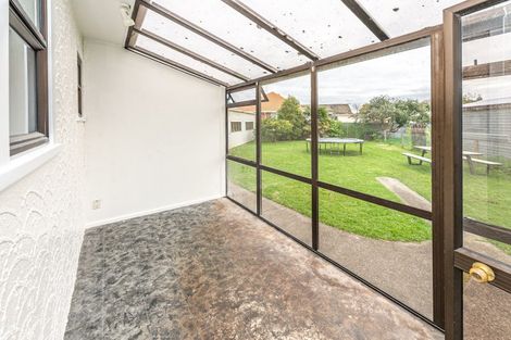 Photo of property in 24 Selwyn Crescent, College Estate, Whanganui, 4500
