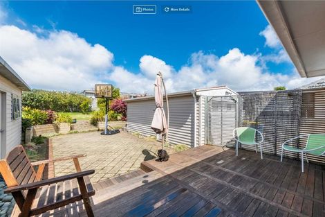 Photo of property in 9 Paton Avenue, Te Atatu South, Auckland, 0610