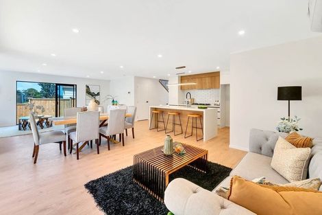 Photo of property in 23a Cottam Grove, Northcross, Auckland, 0632