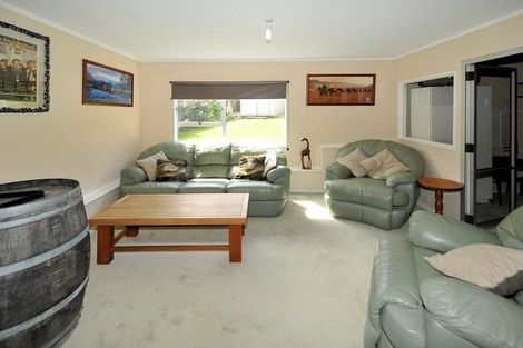 Photo of property in 20 Santiago Crescent, Unsworth Heights, Auckland, 0632