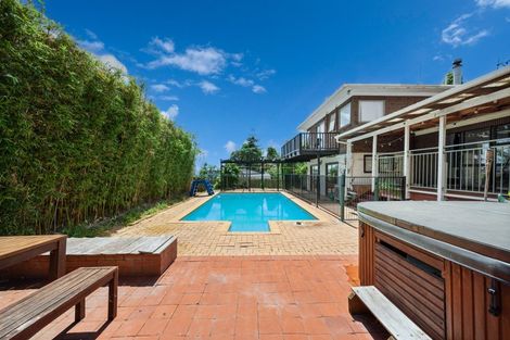 Photo of property in 10 Porter Avenue, Te Atatu South, Auckland, 0610