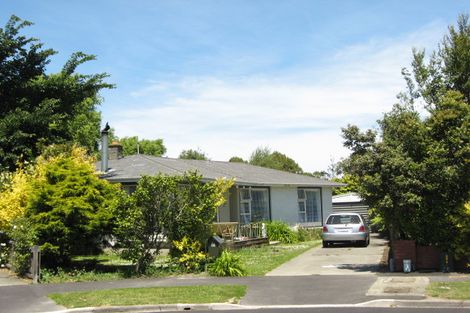 Photo of property in 11 Trist Place, Edgeware, Christchurch, 8013