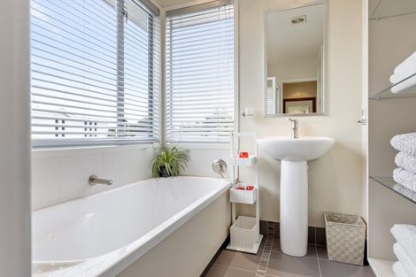 Photo of property in 88 Rochfort Road, Havelock North, 4130