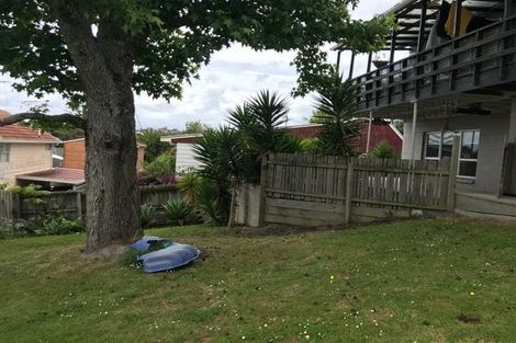 Photo of property in 16a Holiday Road, Stanmore Bay, Whangaparaoa, 0932