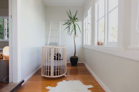 Photo of property in 112 Queen Street, Northcote Point, Auckland, 0627