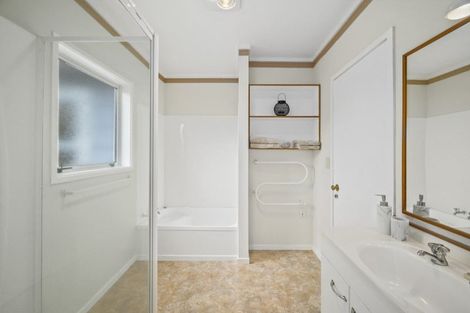 Photo of property in 47 Mere Road, Taupo, 3330