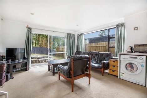 Photo of property in 28 Tamahere Drive, Glenfield, Auckland, 0629