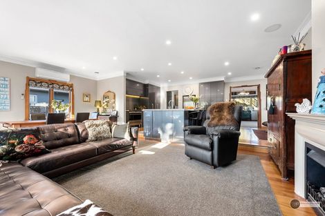 Photo of property in 37 Pohutukawa Street, Woburn, Lower Hutt, 5010