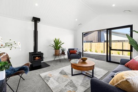 Photo of property in 14 Moonstone Street, Albert Town, 9305