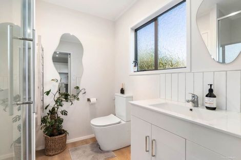 Photo of property in 7b Edgewater Parade, Waiuku, 2123