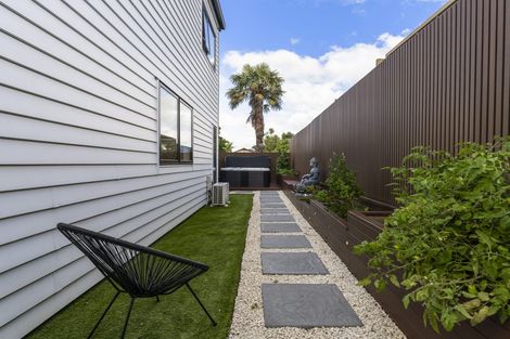 Photo of property in 7/69 Wharf Road, Te Atatu Peninsula, Auckland, 0610