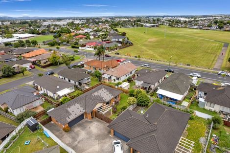 Photo of property in 16 Ironstone Place, Randwick Park, Auckland, 2105