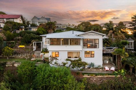 Photo of property in 18 Hukarere Road, Bluff Hill, Napier, 4110