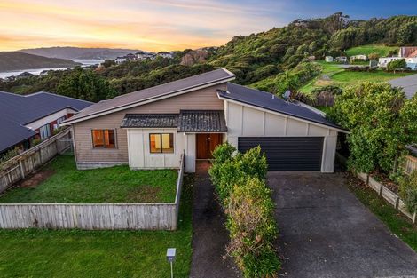 Photo of property in 26 Aspiring Terrace, Aotea, Porirua, 5024