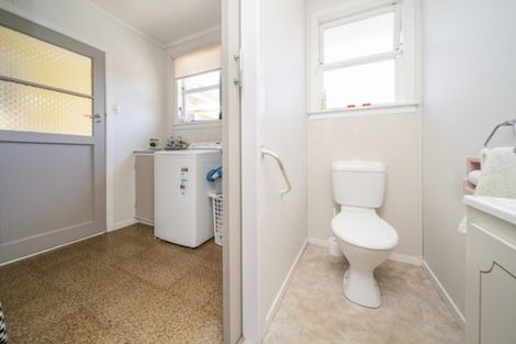 Photo of property in 18 Reid Avenue, Hawera, 4610