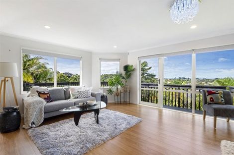 Photo of property in 941 East Coast Road, Torbay, Auckland, 0630