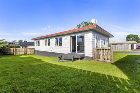 Photo of property in 1/75 Etherton Drive, Weymouth, Auckland, 2103