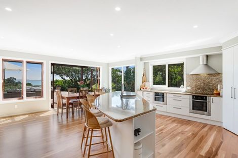 Photo of property in 188 Mellons Bay Road, Mellons Bay, Auckland, 2014