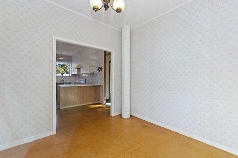 Photo of property in 85 Scenic Drive, Titirangi, Auckland, 0604