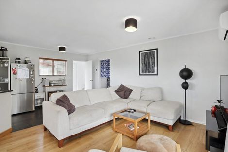 Photo of property in 40 Hinerau Street, Henderson, Auckland, 0612