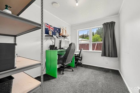 Photo of property in 7 Prestige Place, Maoribank, Upper Hutt, 5018