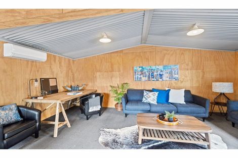 Photo of property in 15 Taramea Place, Addington, Christchurch, 8024