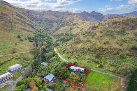 Photo of property in 15 Harmans Road, Lyttelton, 8082