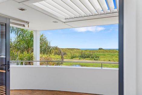 Photo of property in 1008 Papamoa Beach Road, Papamoa Beach, Papamoa, 3118