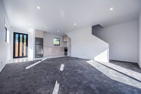 Photo of property in 4/17 Lowtherhurst Road, Massey, Auckland, 0614