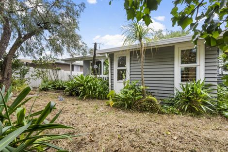 Photo of property in 9 Kamaka Road, Mangere Bridge, Auckland, 2022