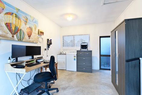 Photo of property in 2/23 Septimus Place, Henderson, Auckland, 0612