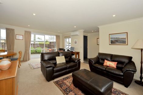 Photo of property in 2 Colina Street, Avonhead, Christchurch, 8042