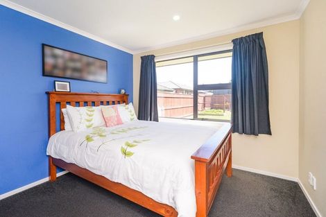 Photo of property in 2a Galea Grove, Kelvin Grove, Palmerston North, 4414