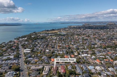 Photo of property in 1/5 Onepoto Road, Hauraki, Auckland, 0622
