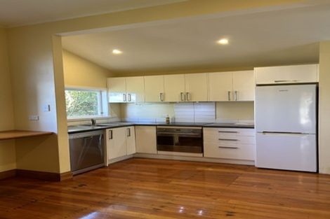 Photo of property in 100 Mortimer Terrace, Brooklyn, Wellington, 6021