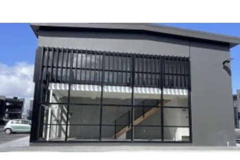 Photo of property in 24 Port Way, Rosehill, 2113