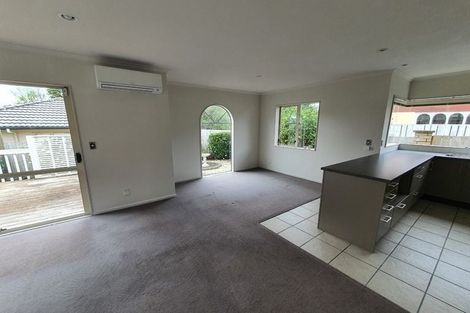 Photo of property in 4a Elcoat Avenue, Henderson, Auckland, 0612
