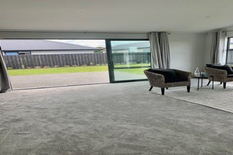 Photo of property in 10 Mccahon Drive, Rangiora, 7400