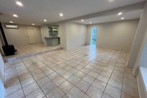 Photo of property in 1 Evelyn Road, Cockle Bay, Auckland, 2014