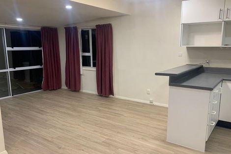 Photo of property in 1 Wakefield Terrace, Tawa, Wellington, 5028