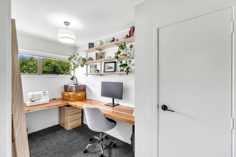 Photo of property in 1 Pleasant Road, Glen Eden, Auckland, 0602