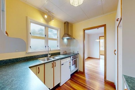 Photo of property in 3 Dunmail Way, Newlands, Wellington, 6037