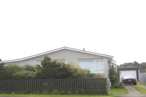 Photo of property in 28 Oberon Street, Stratford, 4332