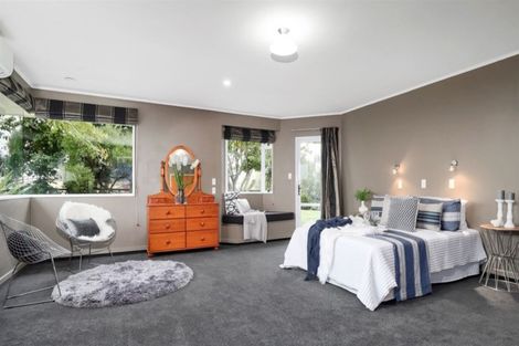 Photo of property in 60 Lee Road, Hannahs Bay, Rotorua, 3010
