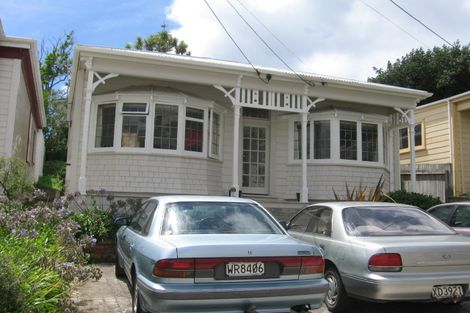 Photo of property in 9 Rixon Grove, Mount Victoria, Wellington, 6011
