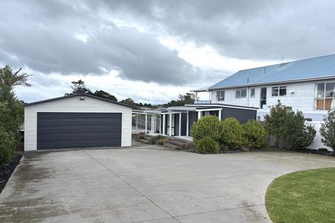 Photo of property in 1389 Whangaparaoa Road, Army Bay, Whangaparaoa, 0930