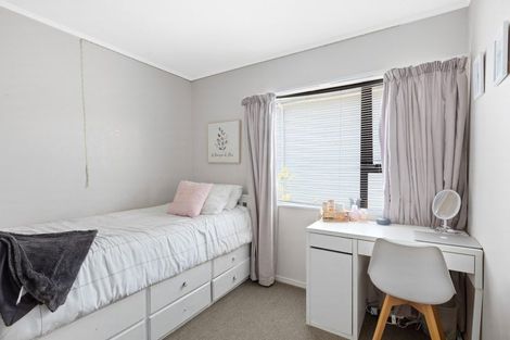 Photo of property in 21 Red Beach Road, Red Beach, 0932